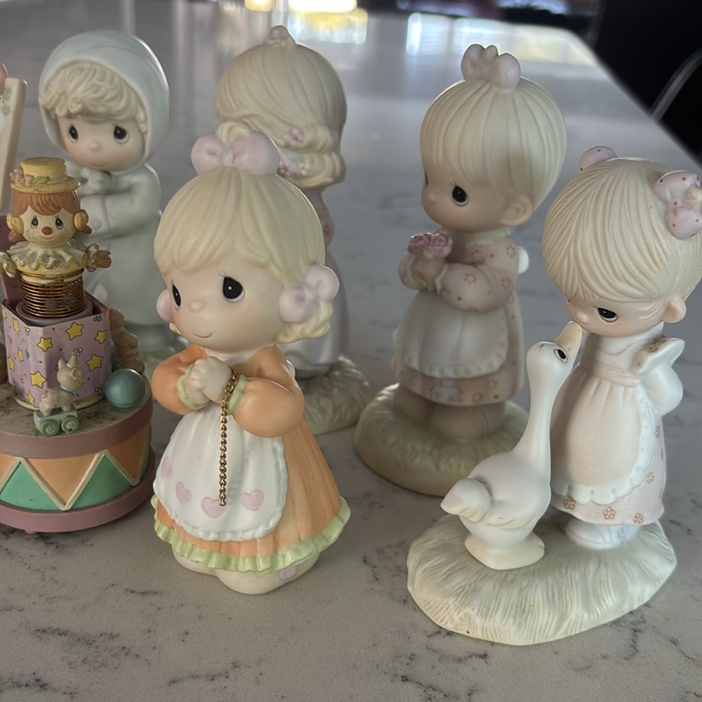 Precious Moments Collection - Picture 3 of 3